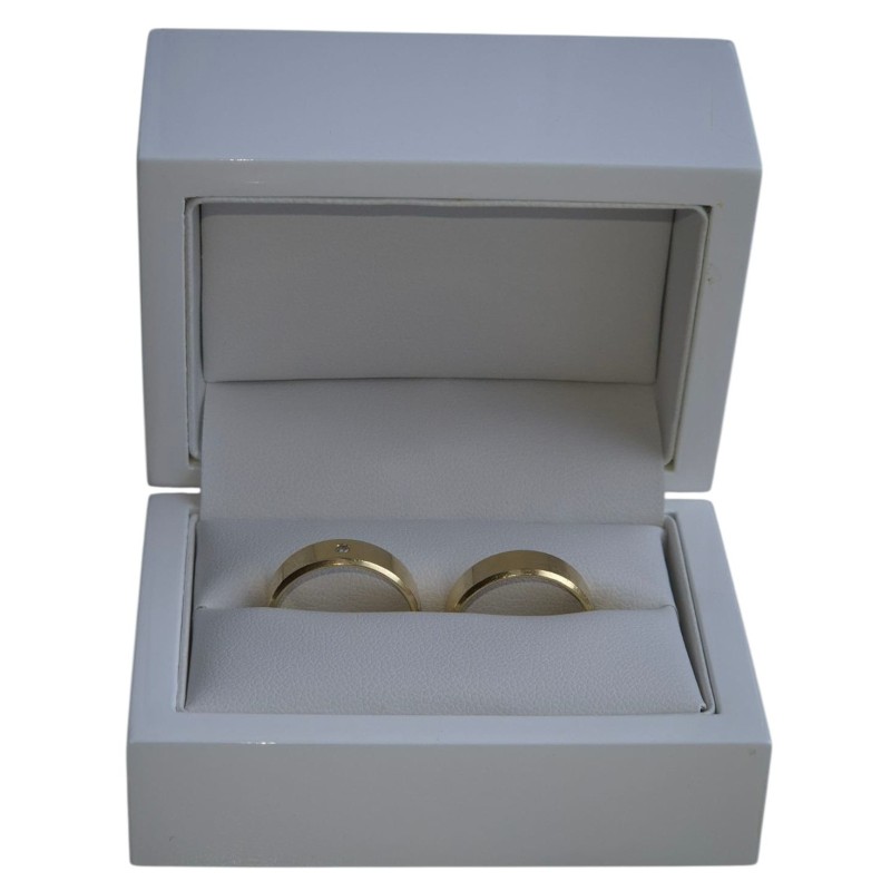 Ekskluzywne drewniane lakierowane białe pudełko na obrączki ślubne