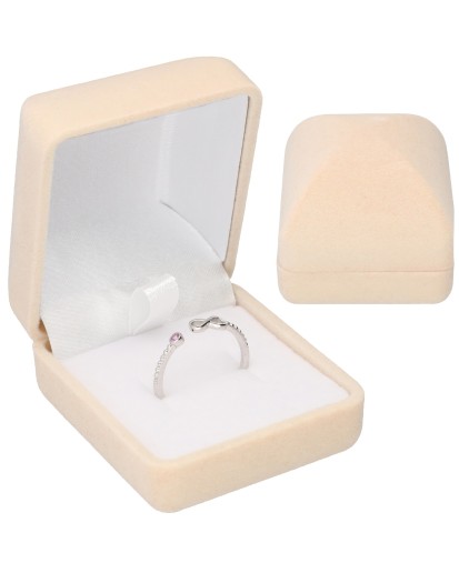 PUDEŁKO WELUROWE KREMOWE NA KOLCZYKI PIERŚCIONEK